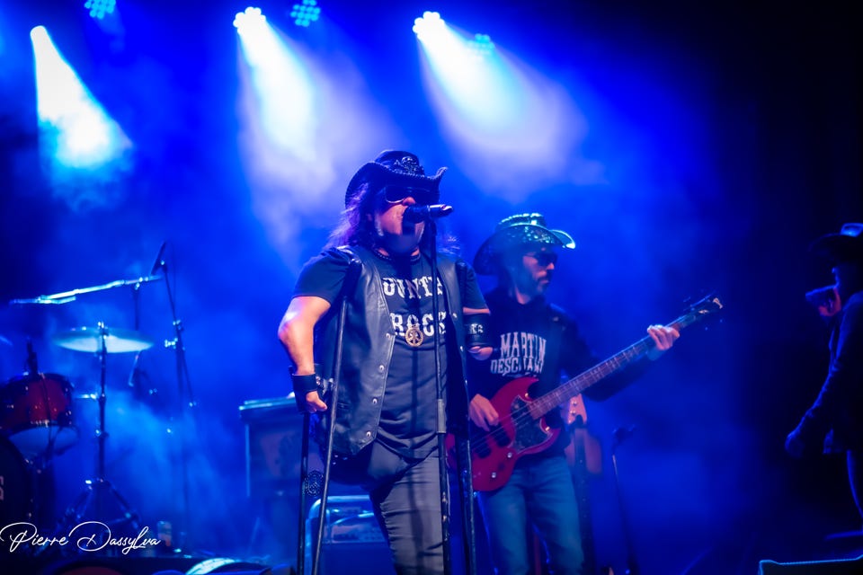 photo, photographie, artiste, spectacle,artiscène, Martin Deschamps, été 2023, Breen Leboeuf,  chanteur, groupe, musiciens, artistphtoto.ca, vidéo,