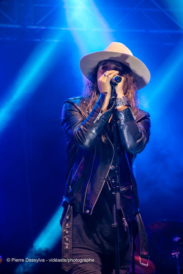 photo, photographie, artiste, spectacle,artistphtoto.ca, vidéo, scène, Travis Cormier, chanteur