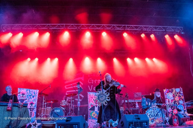 photo, photographie, artiste, spectacle,artistphtoto.ca, vidéo, scène, Fils du Diable, chanteur